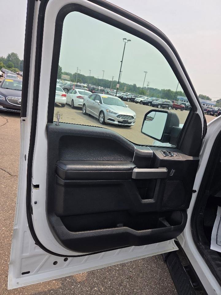 Used 2016 Ford F150 XLT w/ Equipment Group 302A Luxury image 10