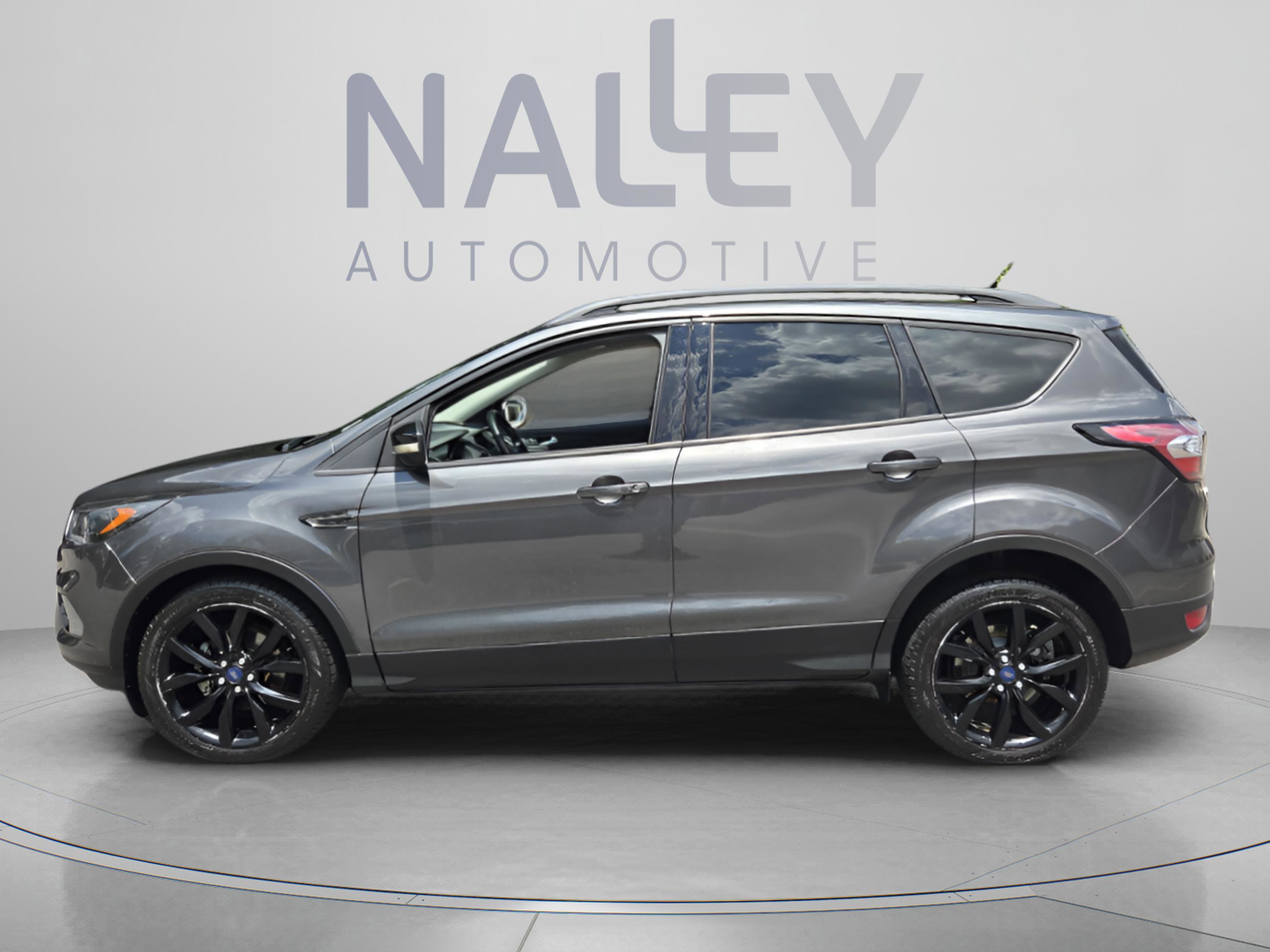 Used 2017 Ford Escape Titanium FWD image 2