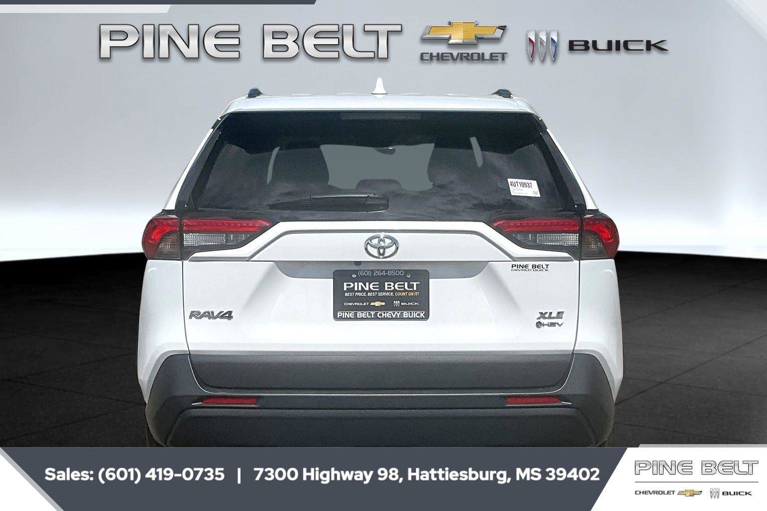 Used 2025 Toyota RAV4 XLE AWD/4WD image 4