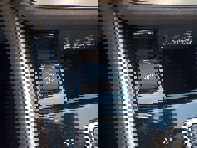 Used 2025 Subaru Outback Limited image 32