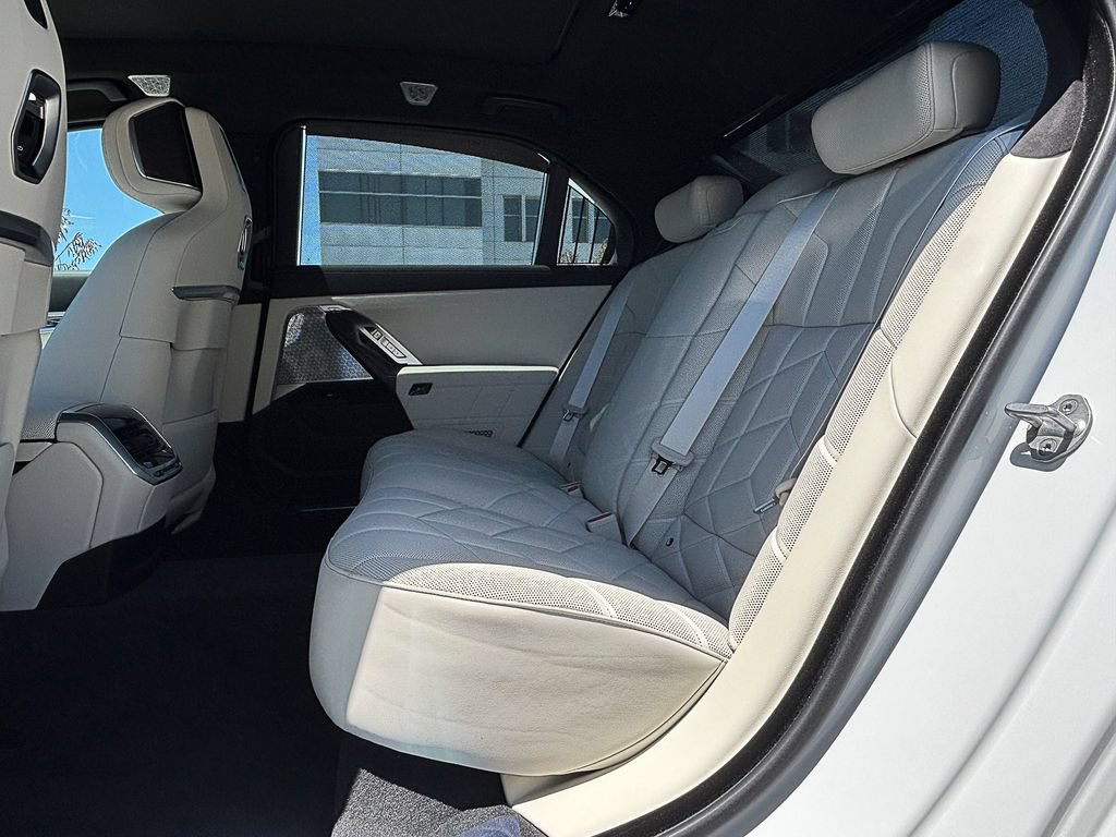 New 2026 BMW 740i w/ Executive Package RWD image 10