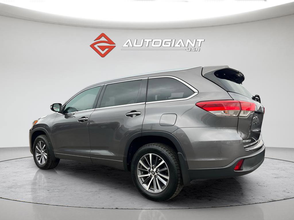 Used 2018 Toyota Highlander XLE image 4