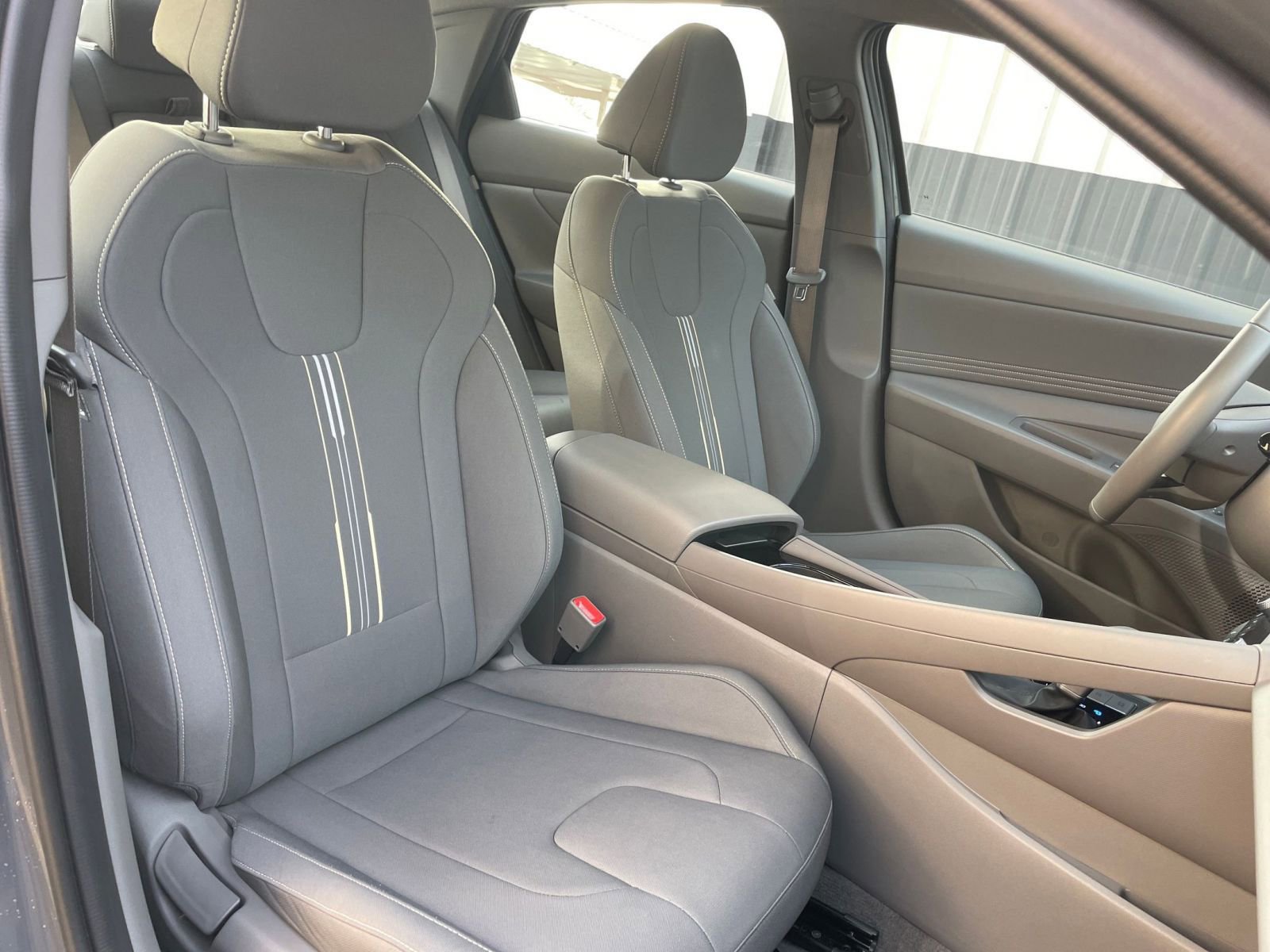 Used 2025 Hyundai Elantra SEL image 37