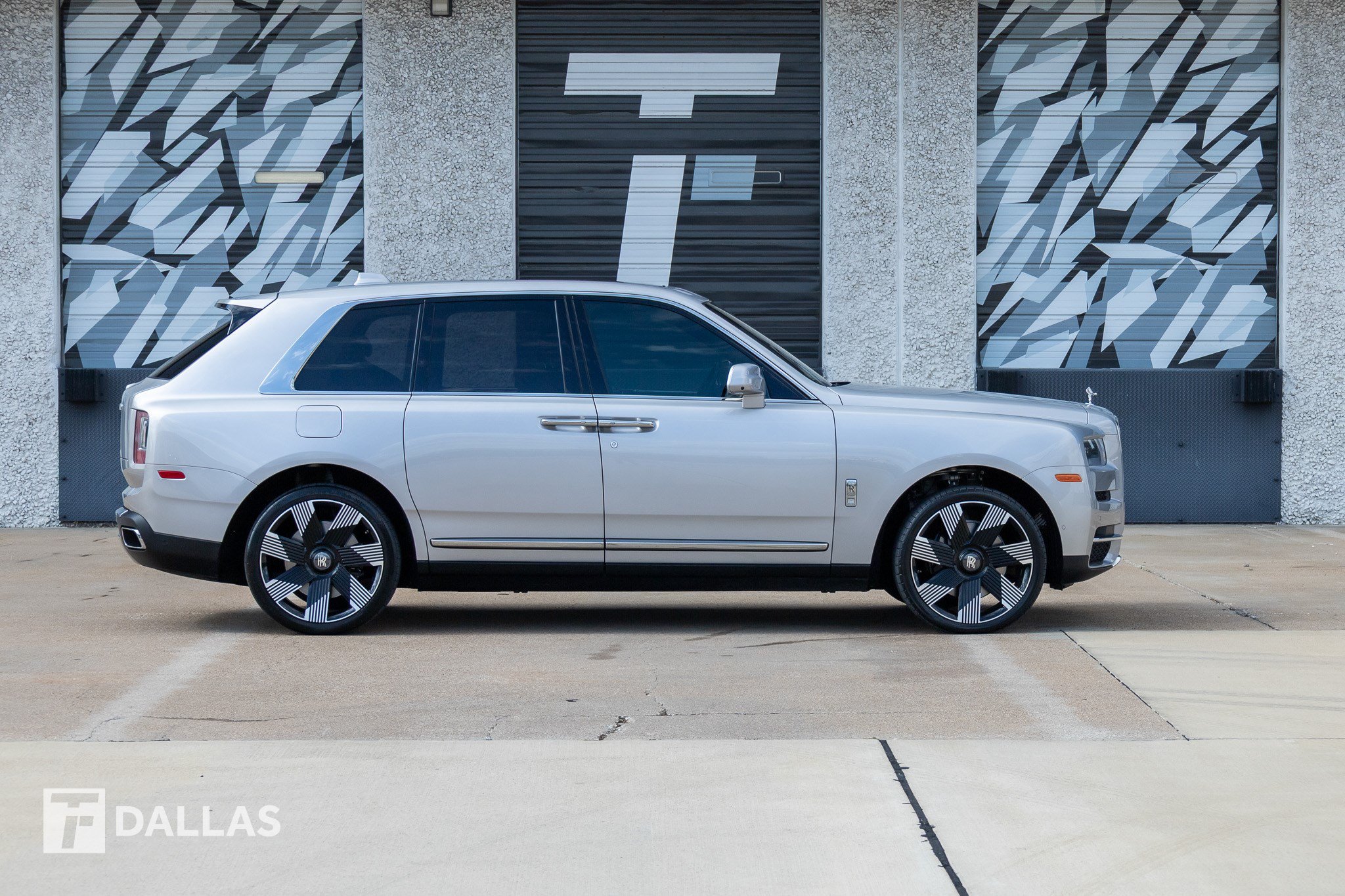 Used 2020 Rolls-Royce Cullinan AWD/4WD image 17