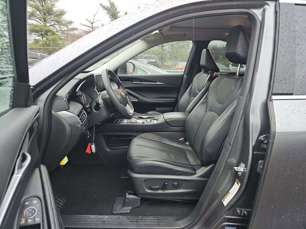 Used 2023 INFINITI QX60 Pure image 8