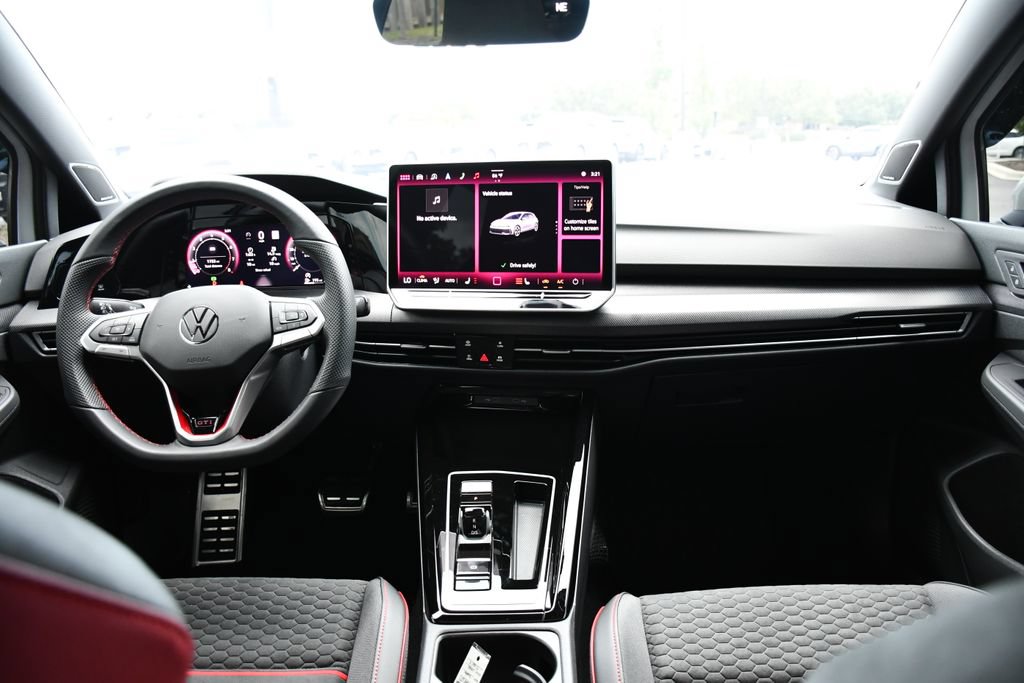 Used 2025 Volkswagen GTI SE FWD image 33