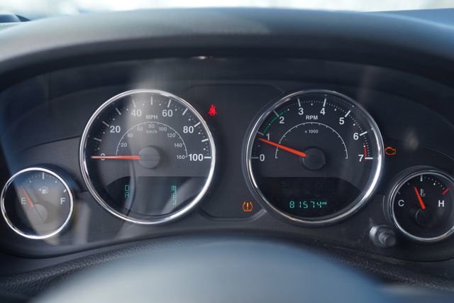 Used 2016 Jeep Wrangler Unlimited Rubicon w/ Connectivity Group image 30