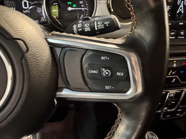 Used 2022 Jeep Wrangler Unlimited Sahara image 17