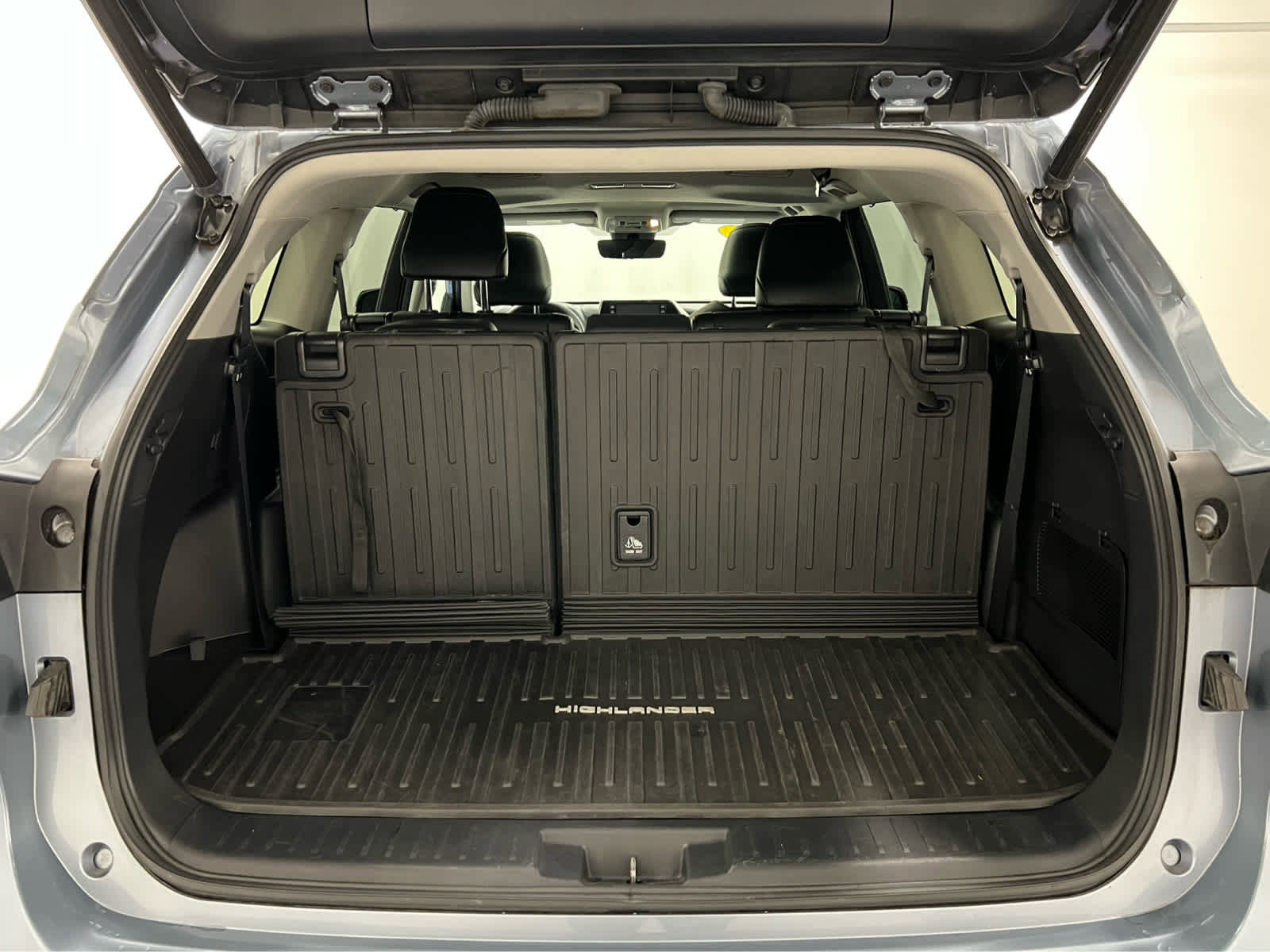 Used 2021 Toyota Highlander XLE image 7