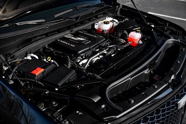 Used 2025 Cadillac Escalade V image 10