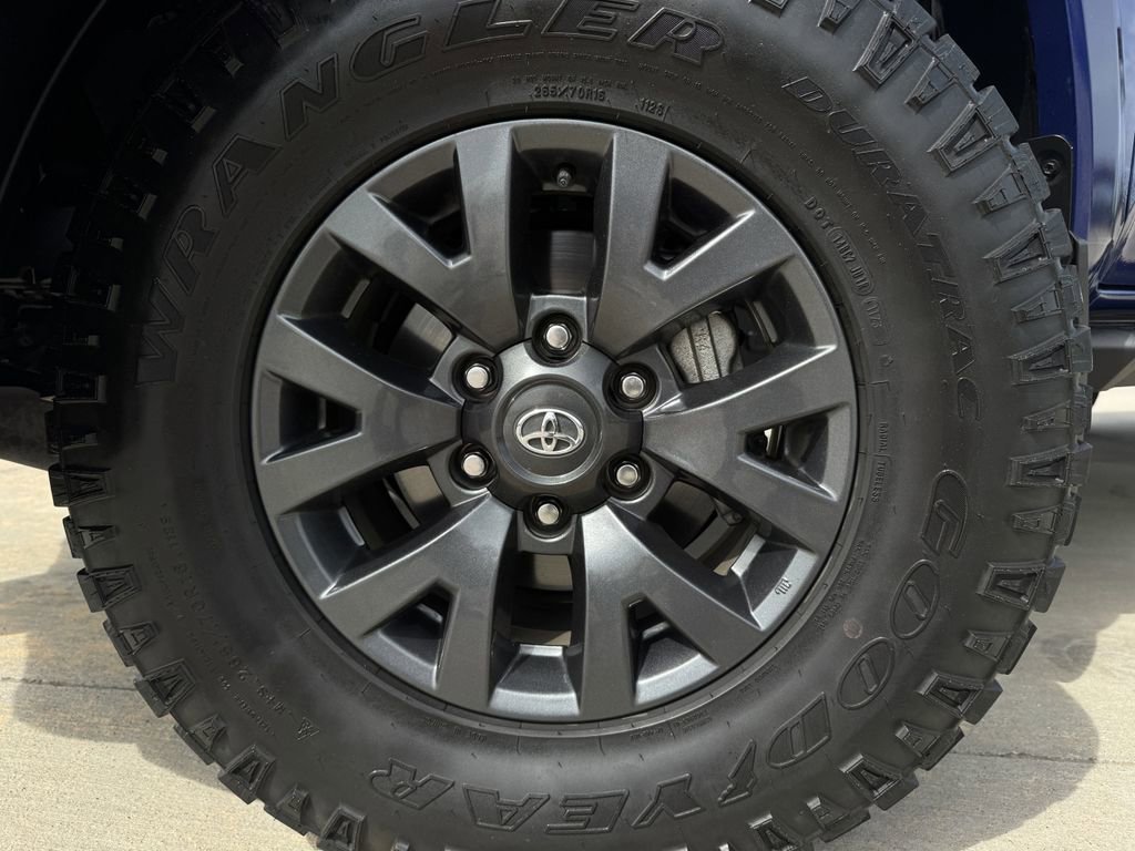 Used 2023 Toyota Tacoma SR5 RWD image 9