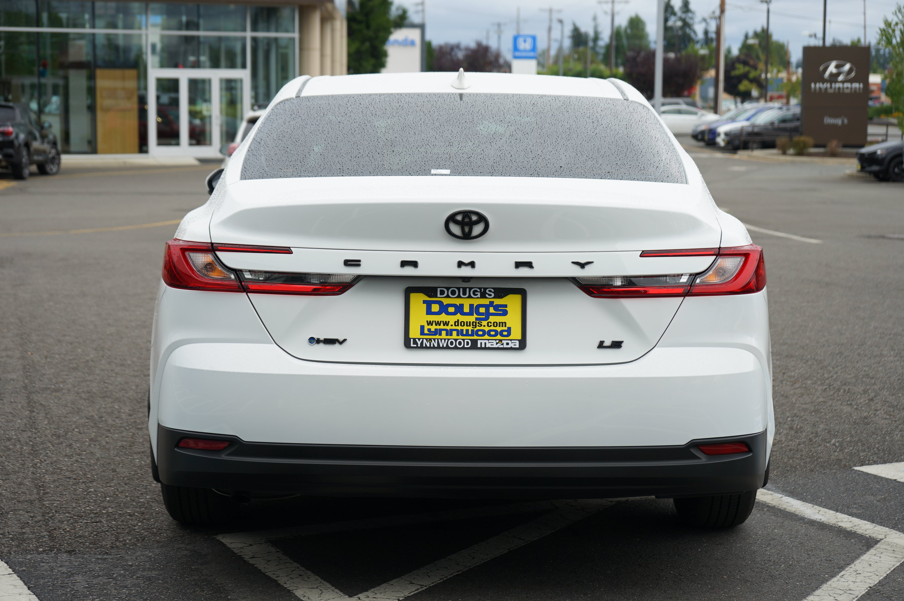 Used 2025 Toyota Camry LE FWD image 5