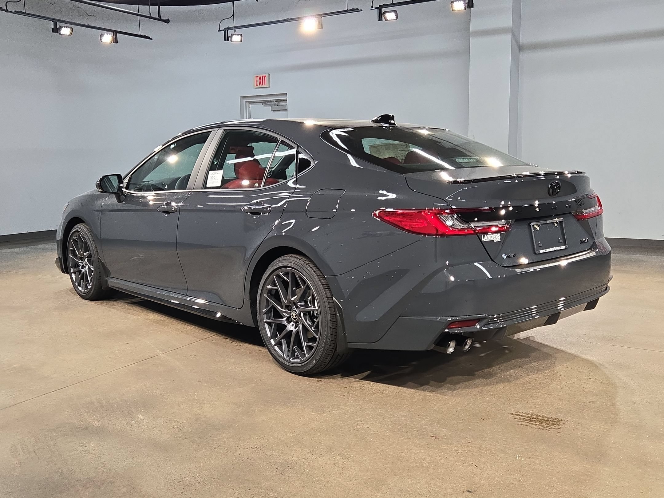New 2026 Toyota Camry Hybrid FWD image 5