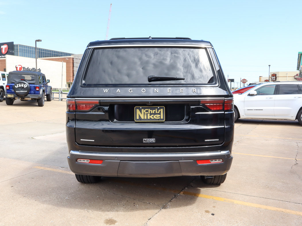 Used 2022 Jeep Wagoneer Series II AWD/4WD image 6