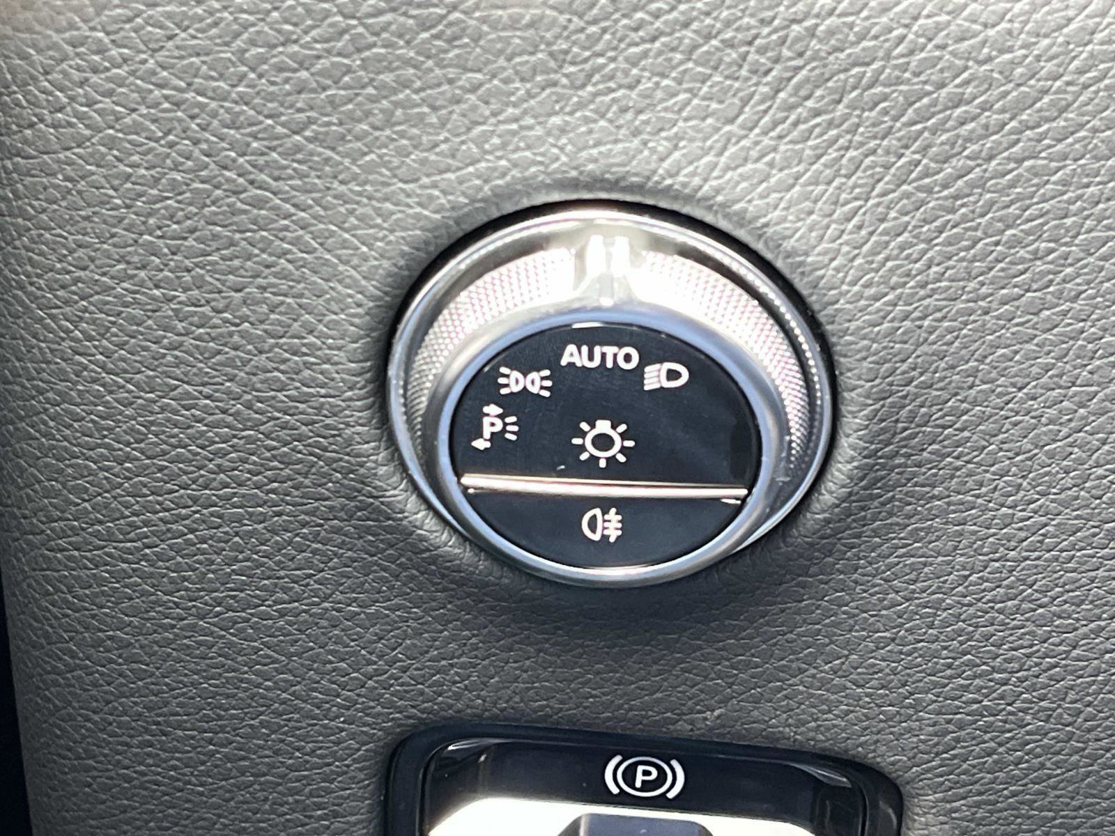 Certified 2025 Mercedes-Benz GLC 300 4MATIC image 27