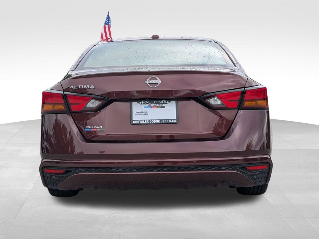 Used 2025 Nissan Altima 2.5 SV FWD image 5