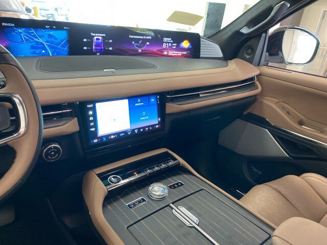 New 2027 Lincoln Navigator L Black Label AWD/4WD image 18