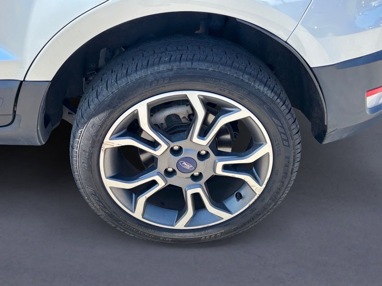 Used 2020 Ford EcoSport SES image 3