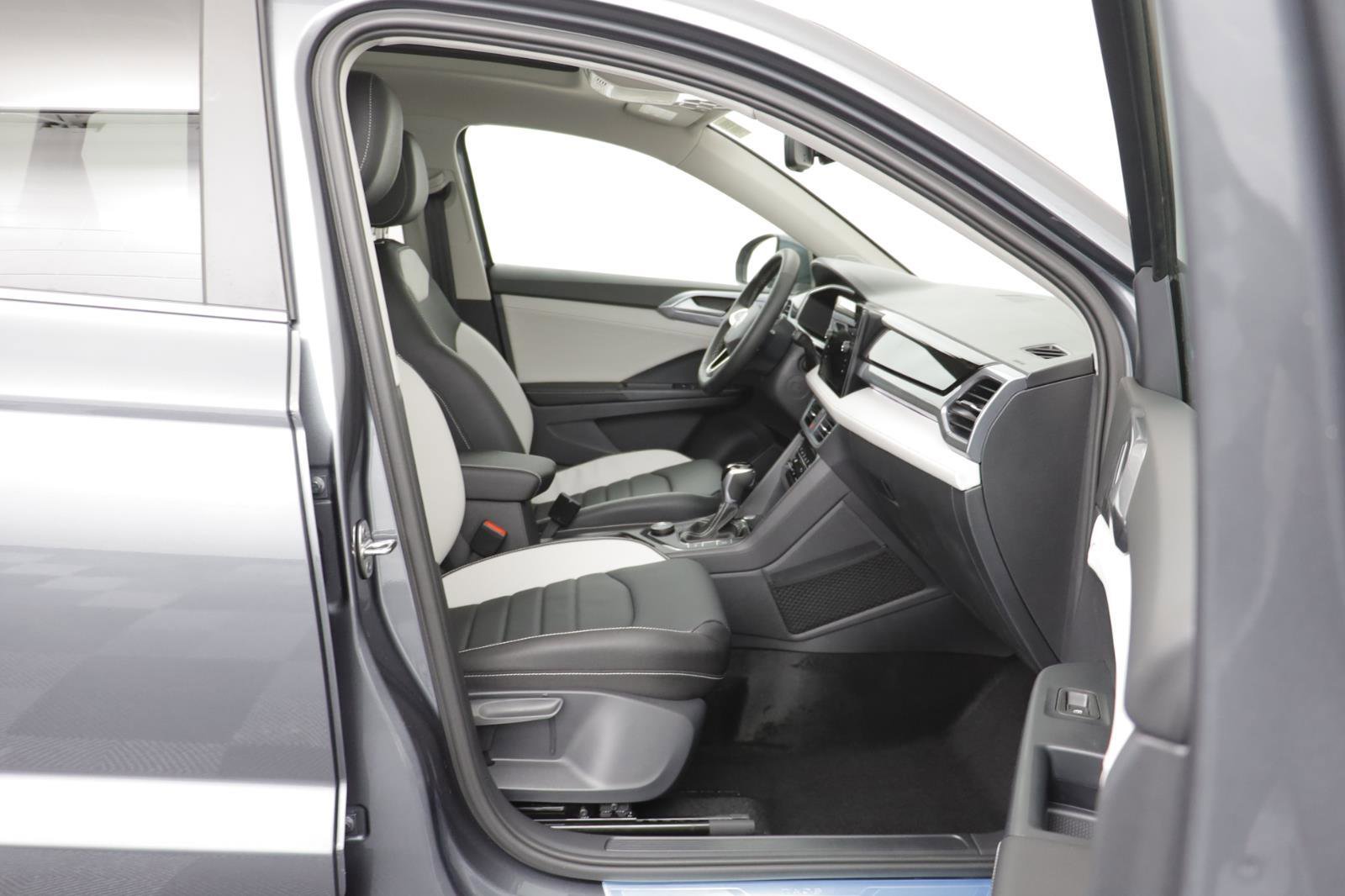 New 2026 Volkswagen Taos SEL image 19