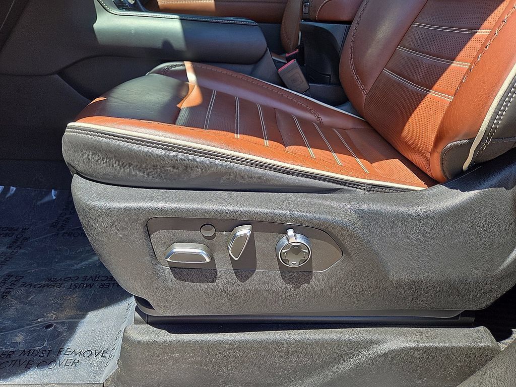 Used 2023 GMC Yukon Denali Ultimate AWD/4WD image 28