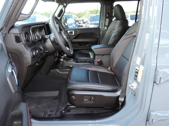 Used 2025 Jeep Gladiator Rubicon w/ Convenience Group AWD/4WD image 22