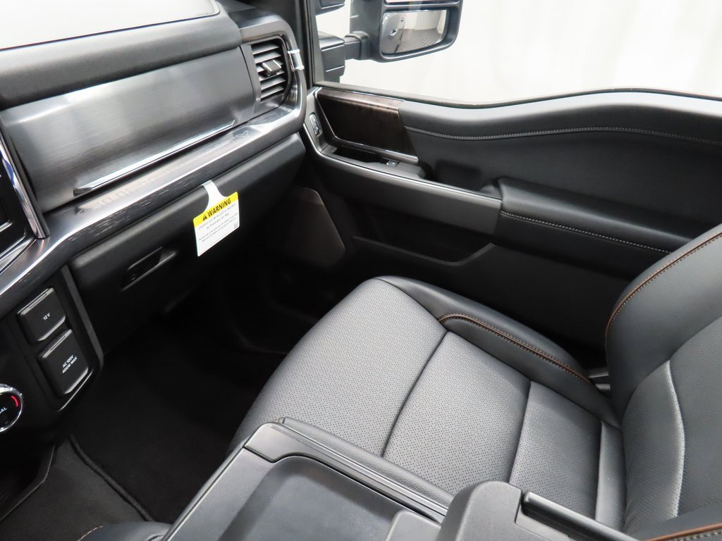 Used 2025 Ford F350 Lariat w/ Black Appearance Package image 33
