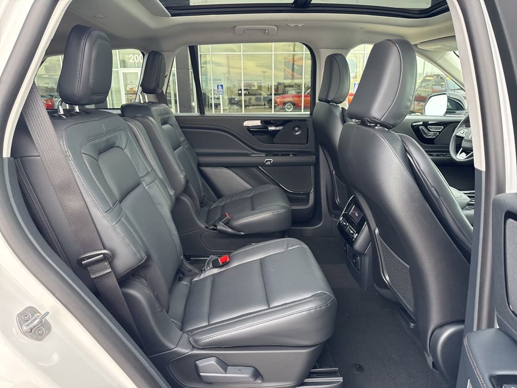 New 2026 Lincoln Aviator Reserve w/ Illumination Package AWD/4WD image 32