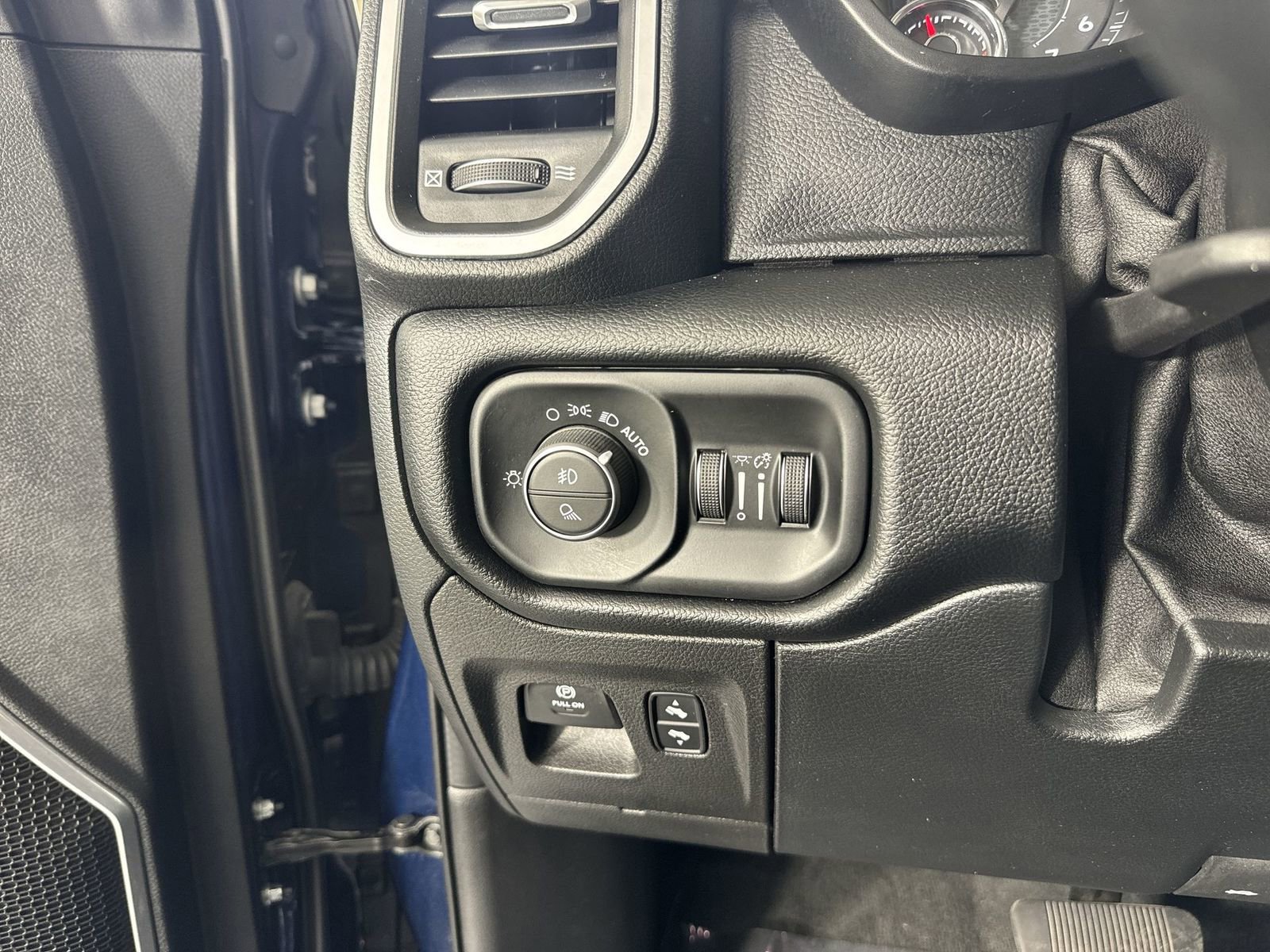 Used 2020 RAM 1500 Laramie image 14