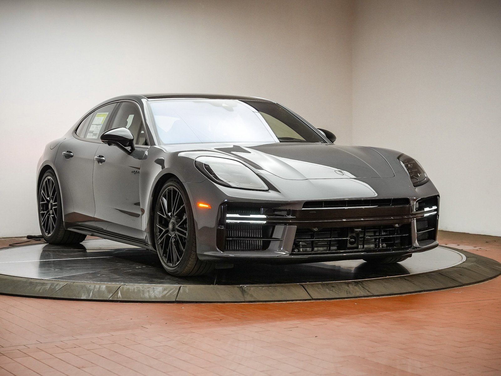 Certified 2025 Porsche Panamera Turbo image 8