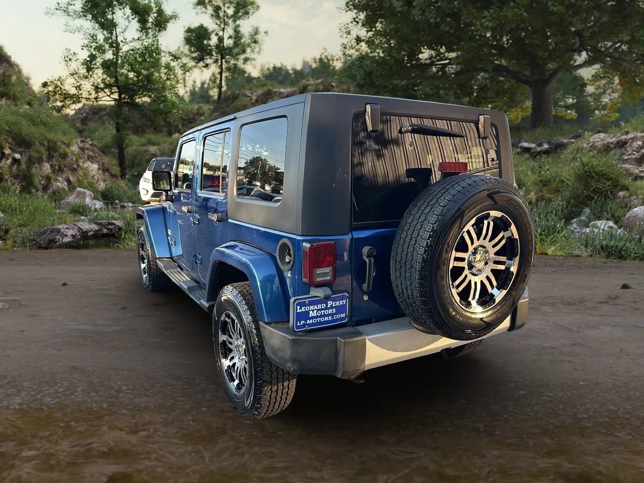 Used 2009 Jeep Wrangler Unlimited Sahara w/ Dual Top Group image 7