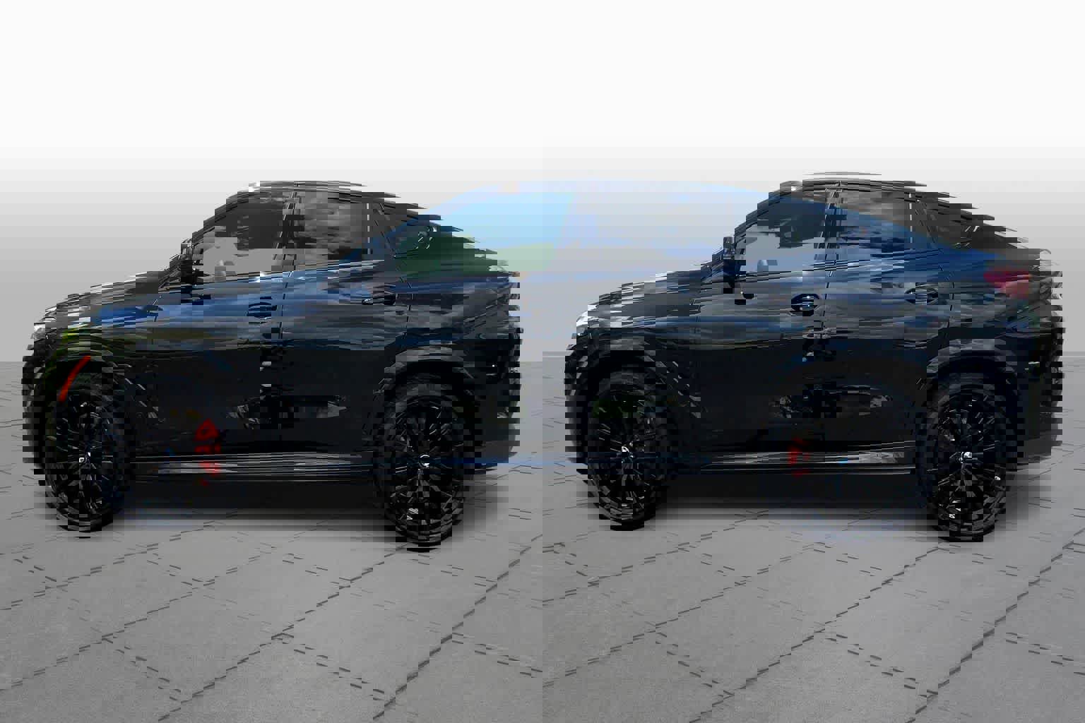 Certified 2026 BMW X6 xDrive40i w/ Climate Comfort Package image 9