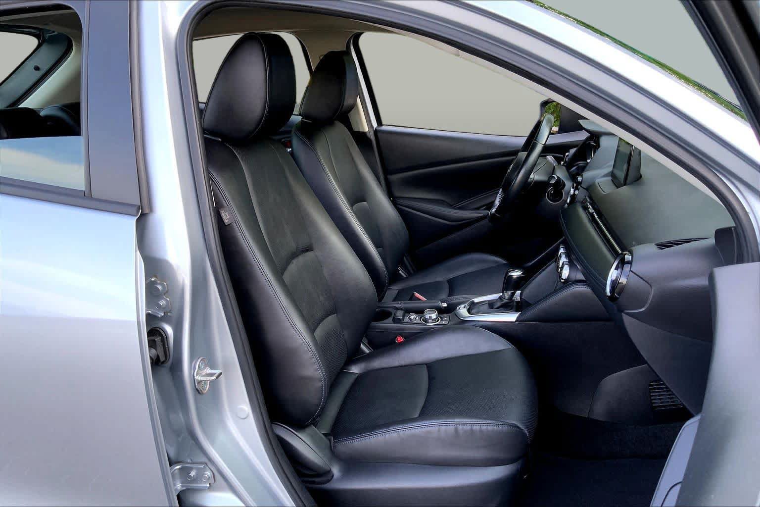 Used 2020 Toyota Yaris XLE FWD image 8