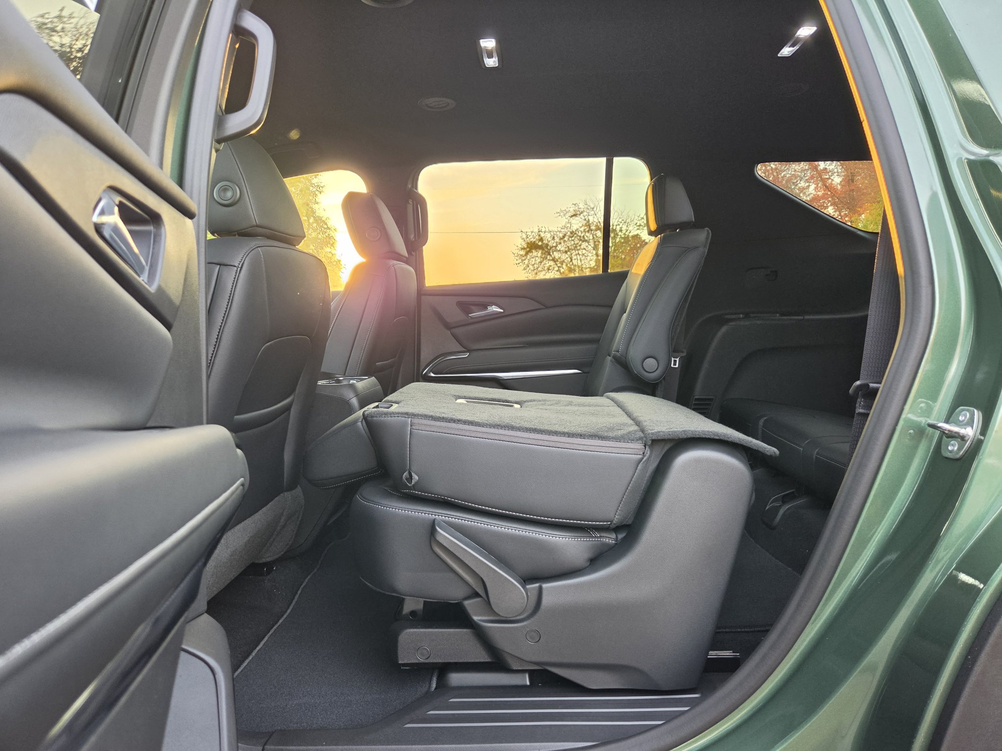 New 2027 Chevrolet Traverse LT w/ Enhanced Driving Package AWD/4WD image 32