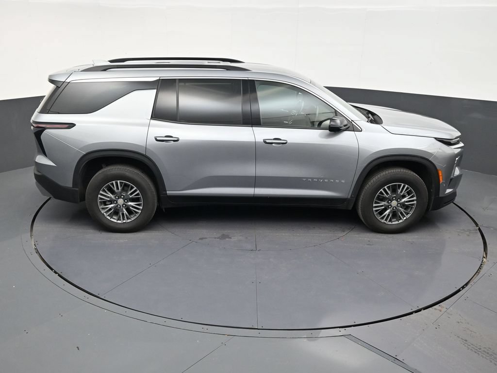 Used 2024 Chevrolet Traverse LS FWD image 15