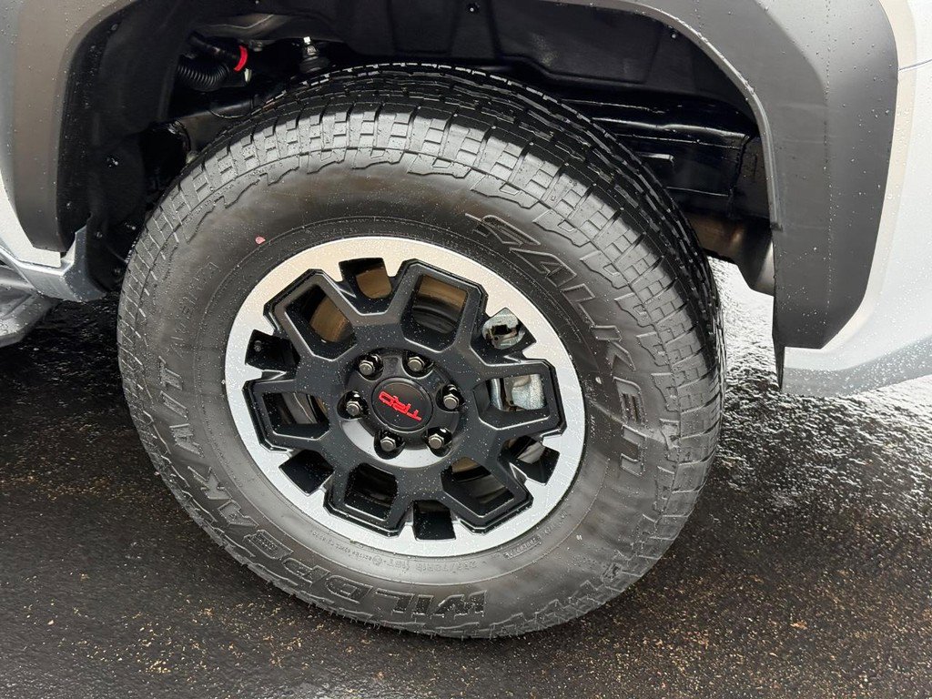 Certified 2025 Toyota 4Runner TRD Off-Road image 7