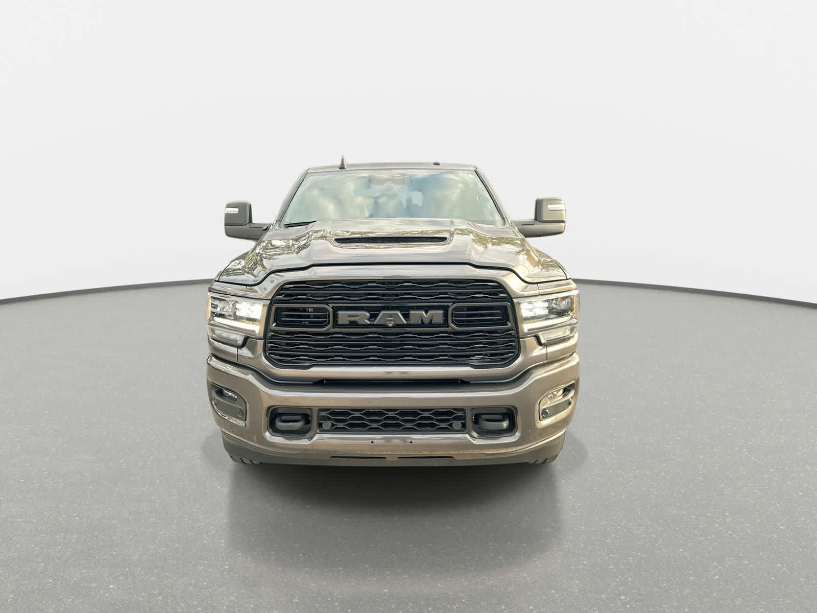 Used 2024 RAM 2500 Limited AWD/4WD image 3