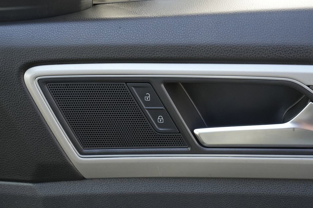 Used 2018 Volkswagen Atlas SE image 36