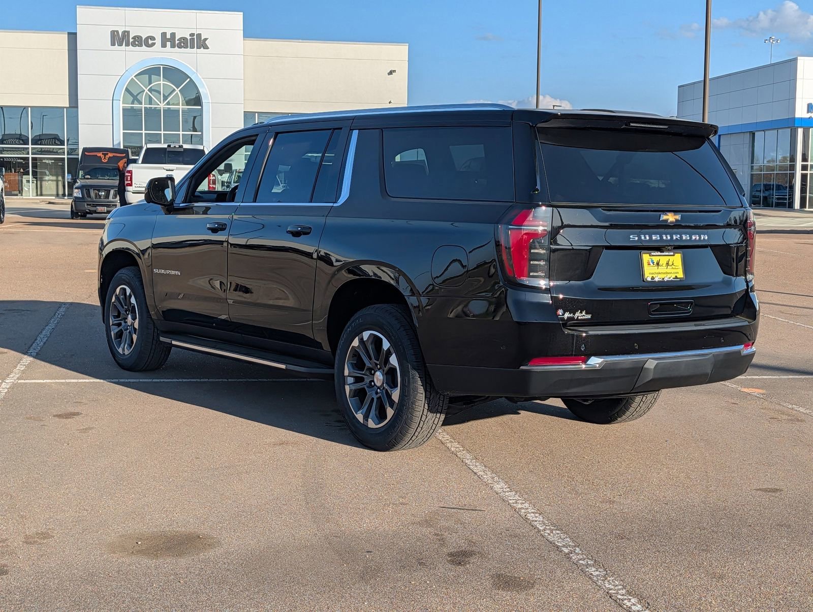 New 2026 Chevrolet Suburban LS image 6