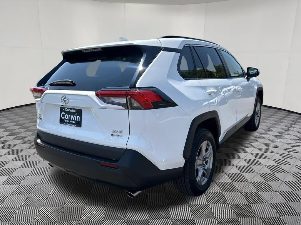 Used 2025 Toyota RAV4 XLE AWD/4WD image 7