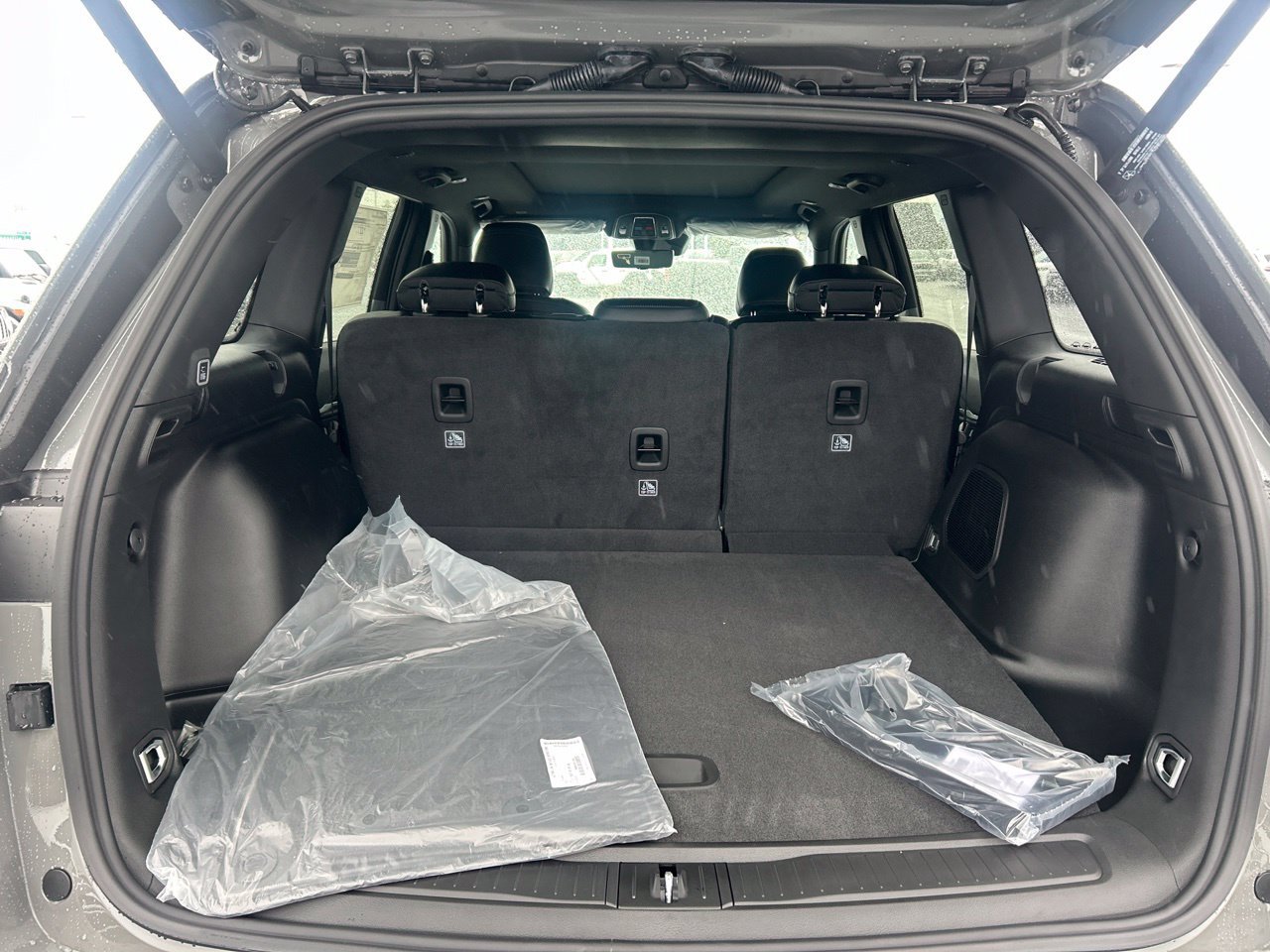 New 2027 Jeep Grand Cherokee Limited AWD/4WD image 13