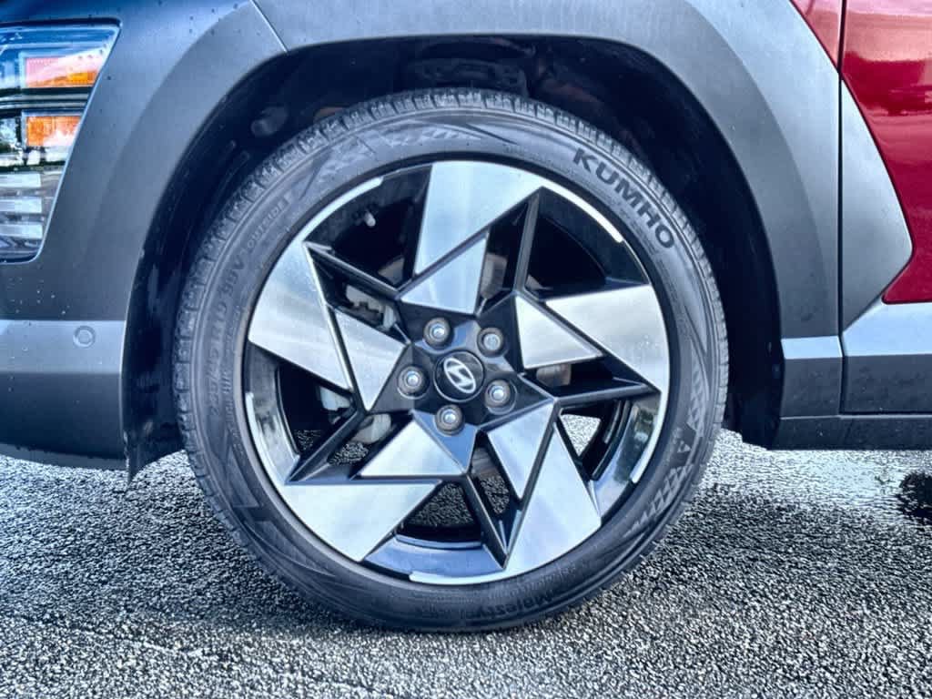 Used 2024 Hyundai Kona Limited FWD image 11