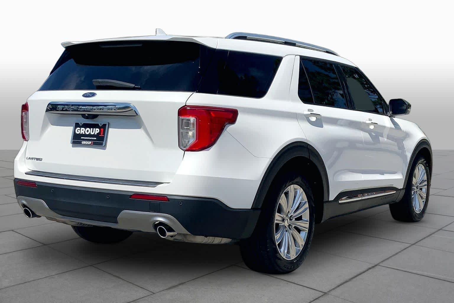 Used 2022 Ford Explorer Limited w/ Equipment Group 301A RWD image 13