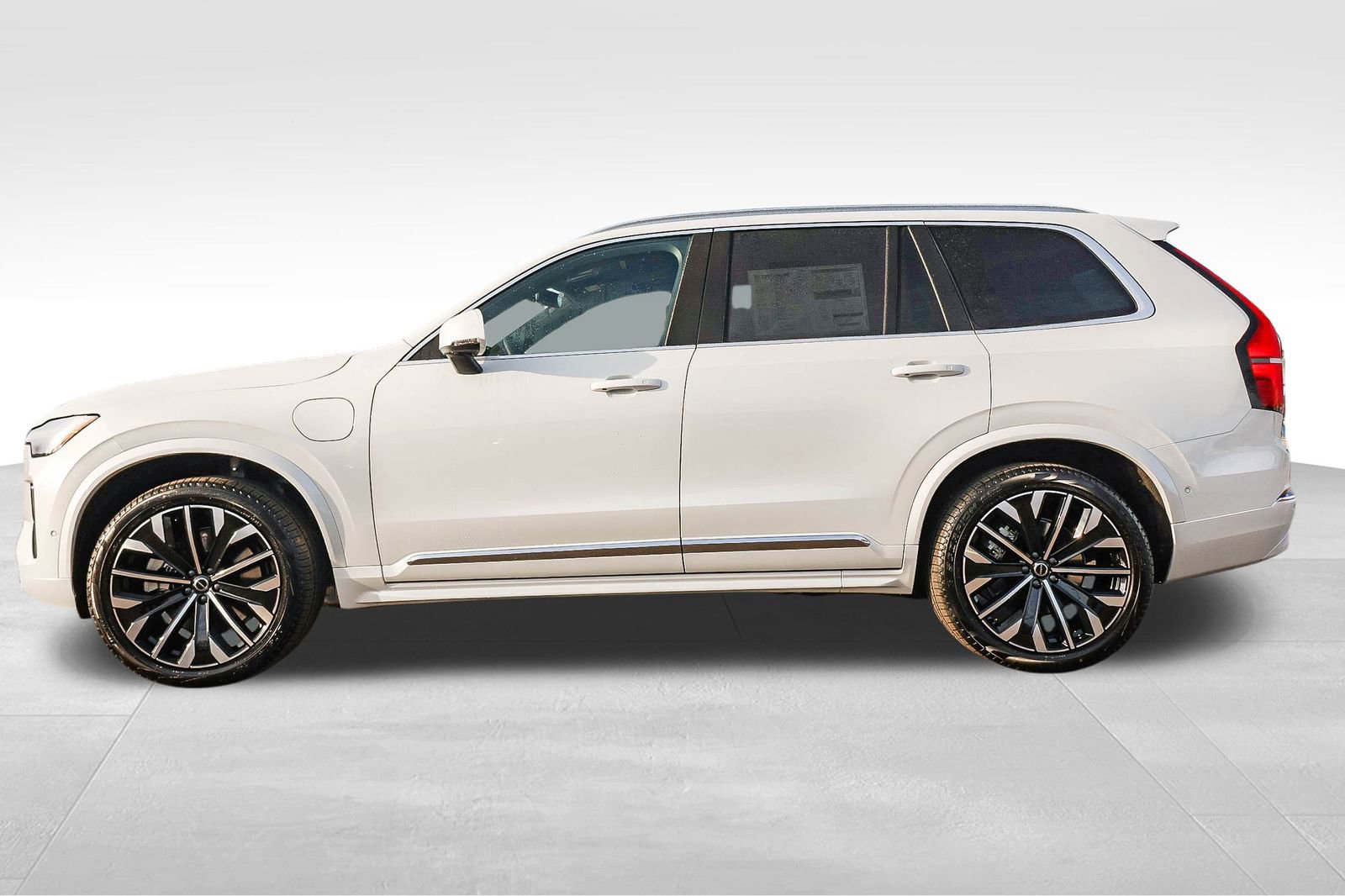 New 2026 Volvo XC90 T8 Ultra w/ Lounge Package image 7