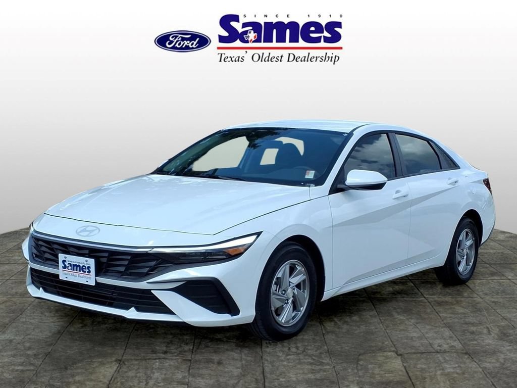 Used 2026 Hyundai Elantra SE FWD image 7