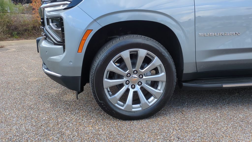 New 2026 Chevrolet Suburban Premier image 9