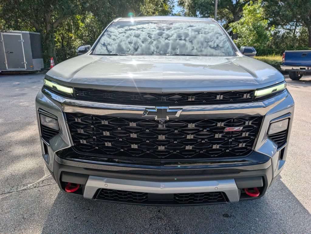 New 2027 Chevrolet Traverse Z71 w/ Enhanced Driving Package AWD/4WD image 2