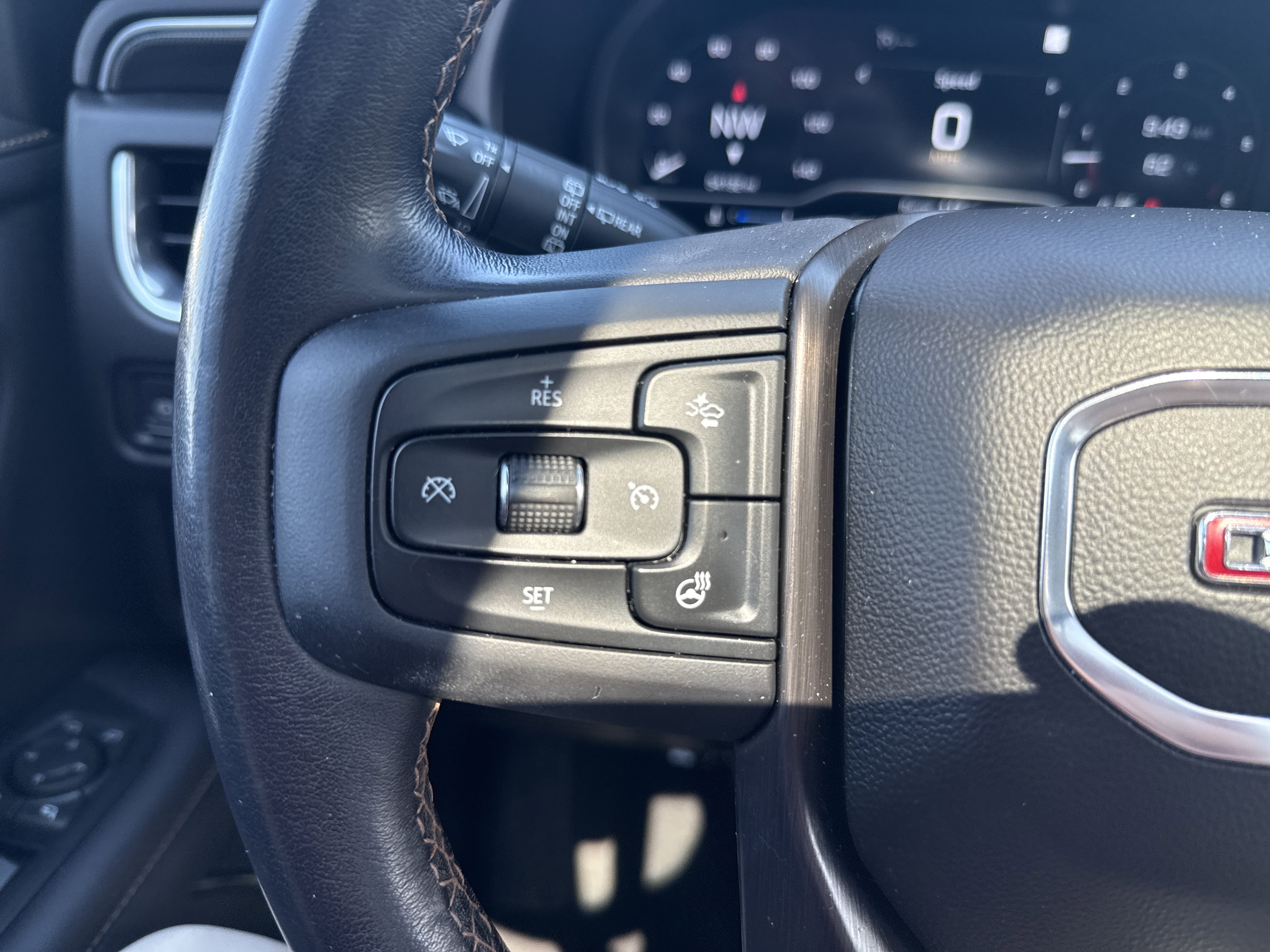 Used 2023 GMC Yukon AT4 w/ AT4 Premium Package AWD/4WD image 21