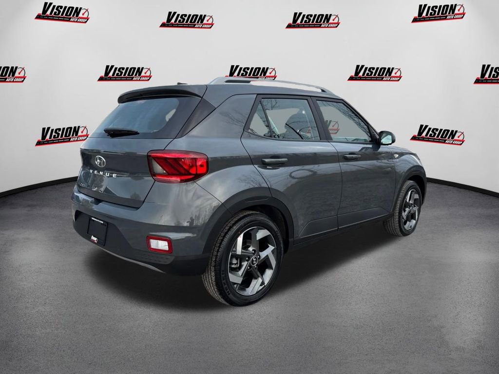 New 2026 Hyundai Venue SEL FWD image 5