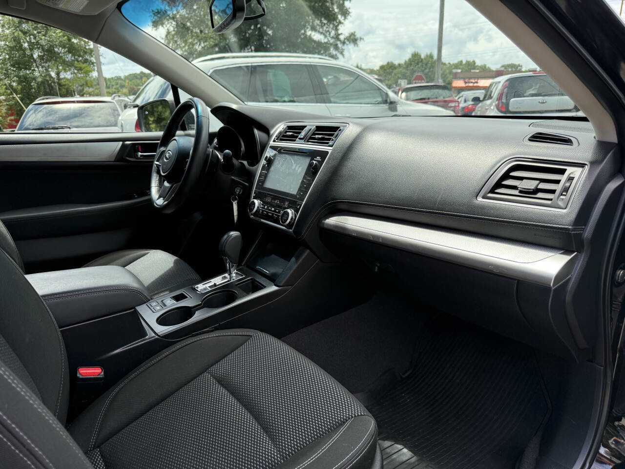 Used 2018 Subaru Outback 2.5i Premium image 12