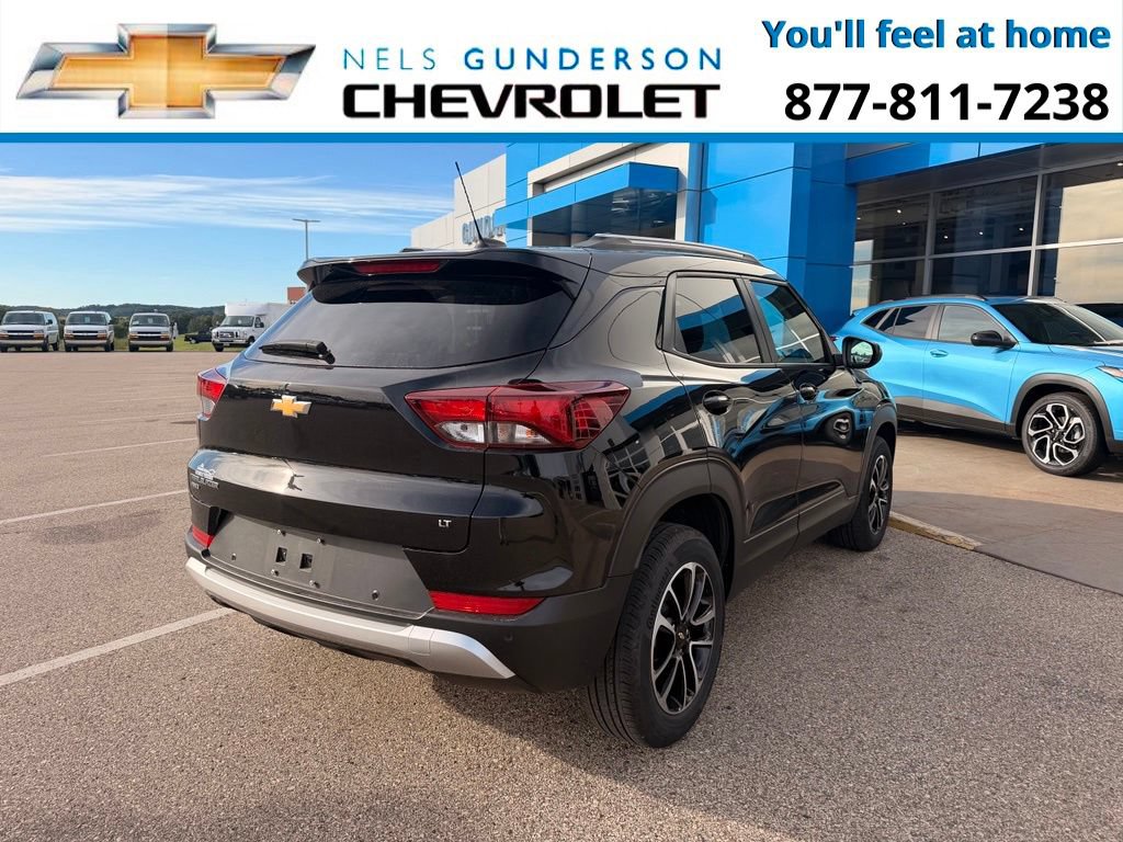 Used 2024 Chevrolet TrailBlazer LT w/ Convenience Package AWD/4WD image 3
